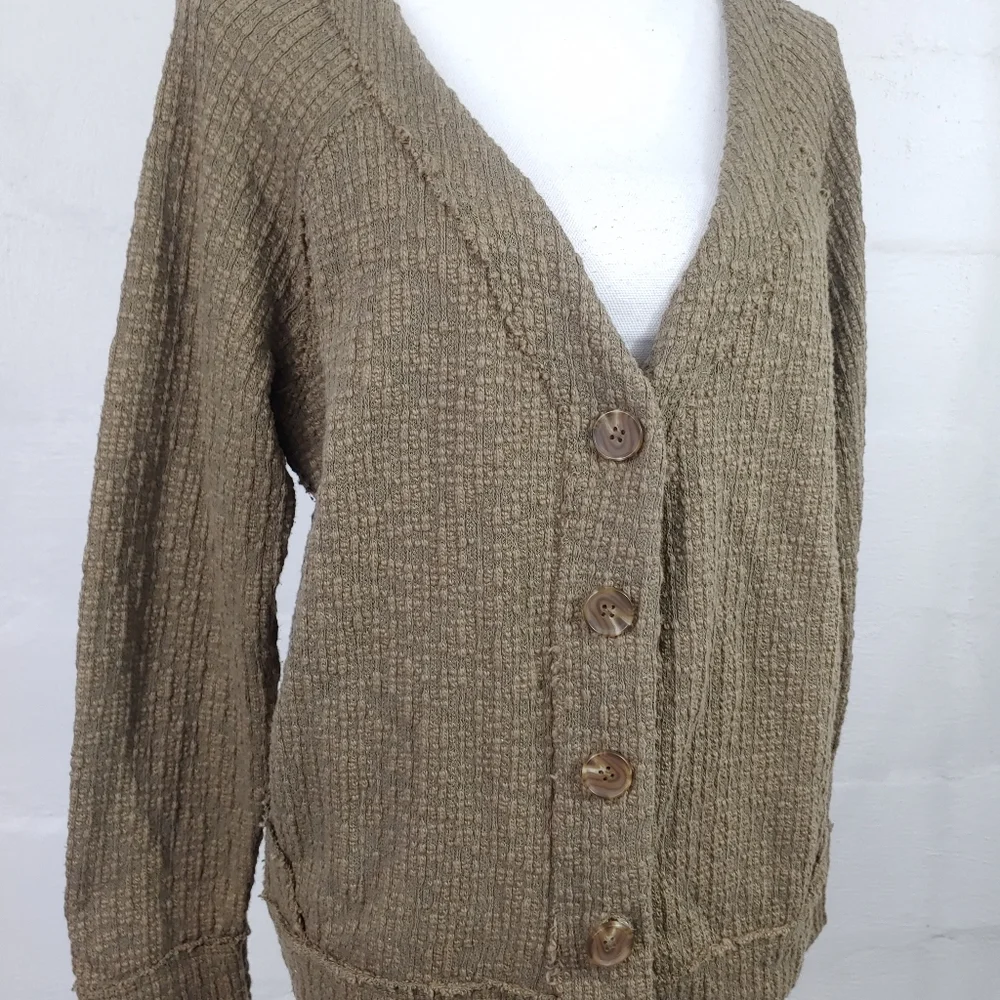 TWO BY VINCE CAMUTO BUTTON CARDIGAN (a209)